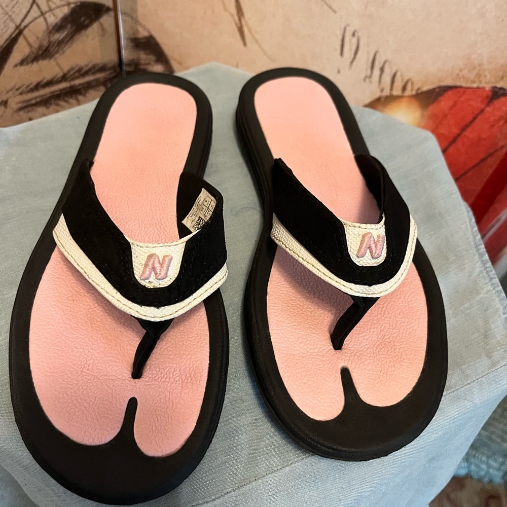 Nike women’s flip-flops sandals